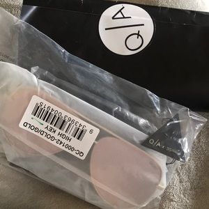 Brand New High Key QUAYXDESI Sunglasses